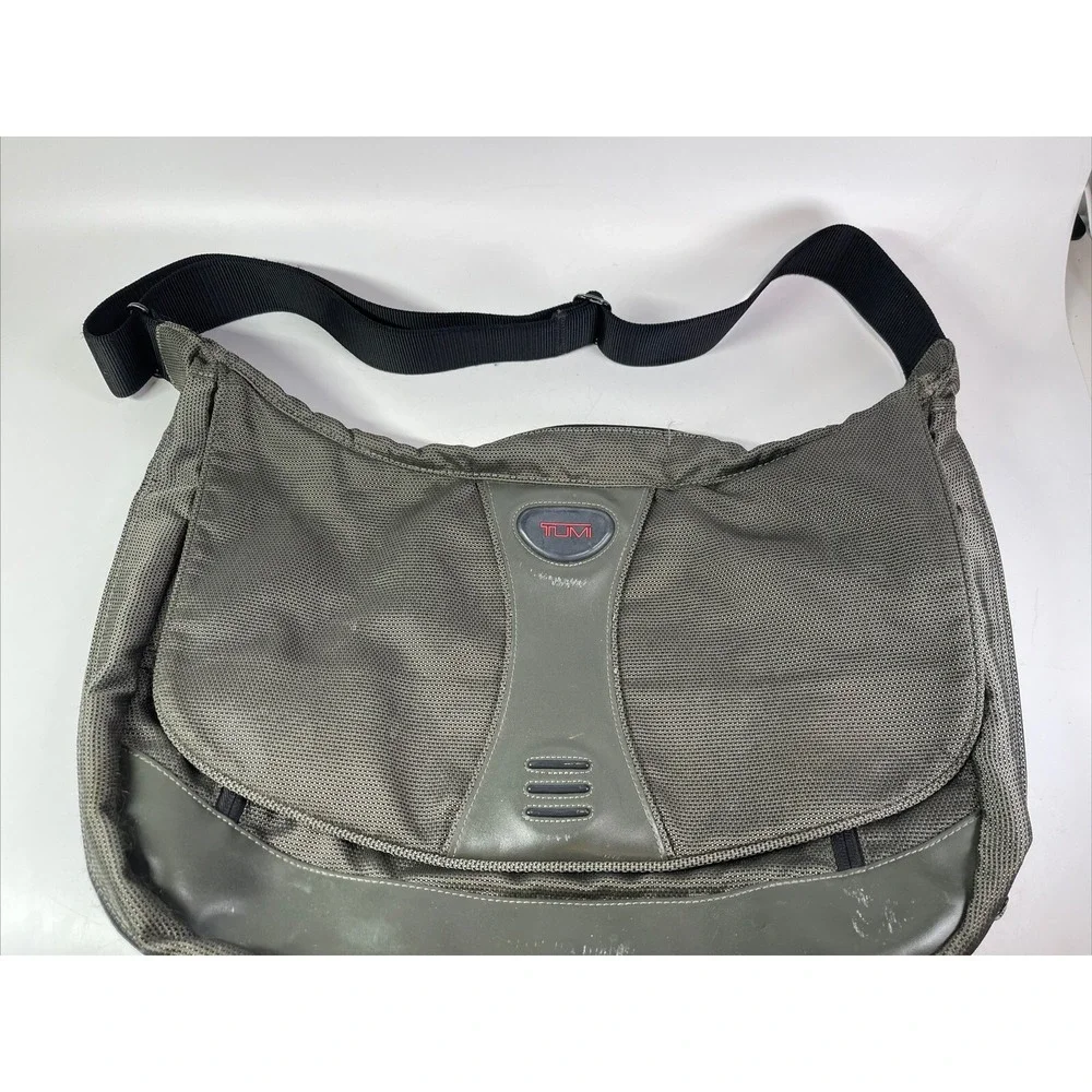 Tumi T3 Messenger Bag Ballistic Nylon Green Expandable 500G